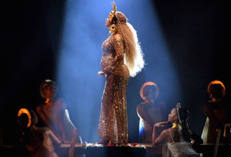 Beyonce Shines at 2017 Grammys