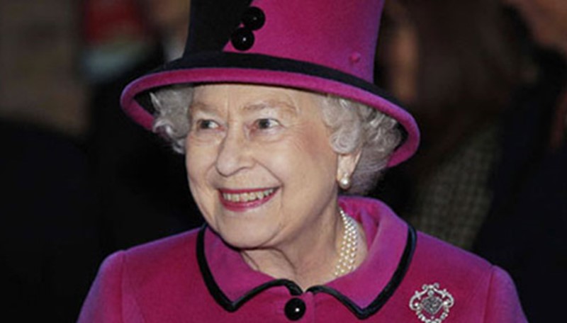 Queen Elizabeth II Leads UK In Honouring War Dead on Remembrance Sunday