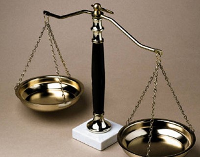 Law scales 
