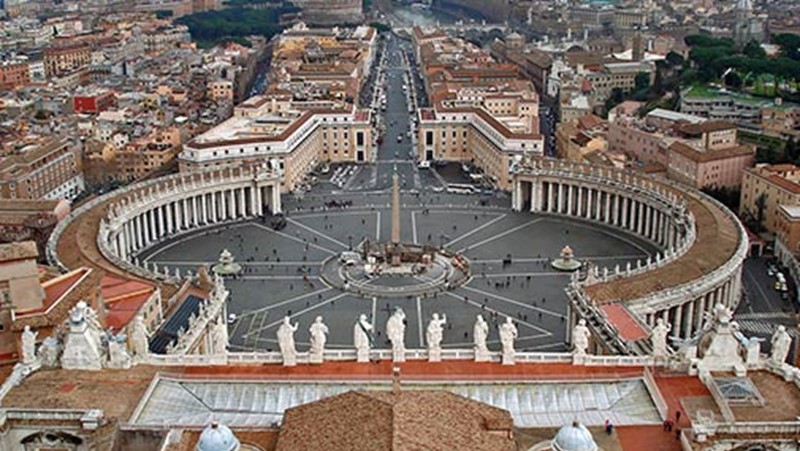 Debate In The Vatican: Conservative Bishops Disagree With ‚ÄúGay Approach‚Äù