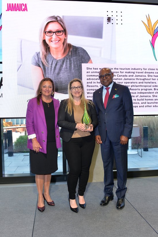 Above (left to right): Wendy McClung, Executive Vice President, Baxter Media; Diana Winters, Edith Baxter Memorial Award 2023 winner; Hon. Edmund Bartlett, Minister of Tourism.