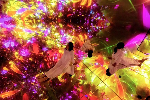 eamLab Planets Tokyo: "Floating in The Falling Universe of Flowers" Exhibit