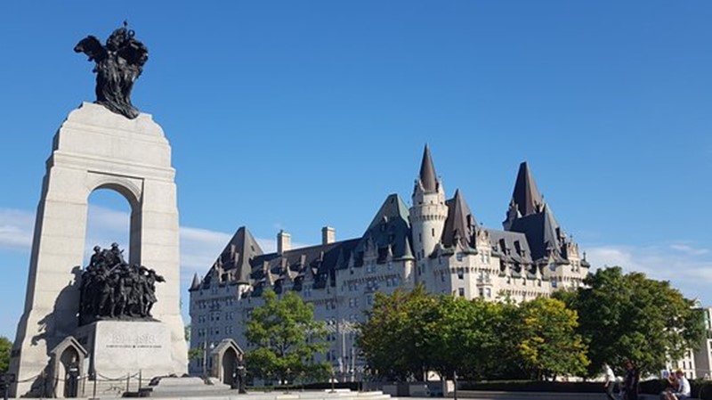 National War Memorial and Parliament Hill of Canada 